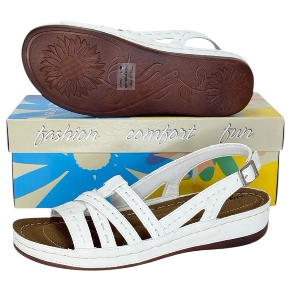 Easy Street Kehlani White Strappy Womens Sandals Size 7.5W - Picture 12 of 12